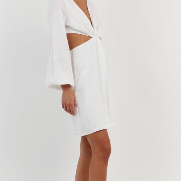 WHITE LINEN TWIST MINI DRESS - Picture 3 of 4